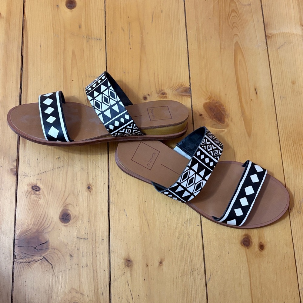 Dolce Vita Geometric Black and White Sandals